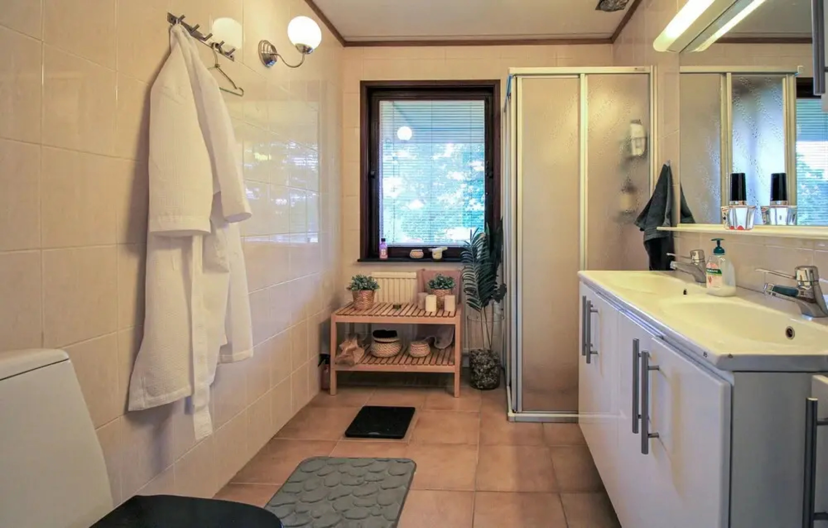 Nice Home in Lammhult With Jacuzzi, Wifi and 4 Bedrooms