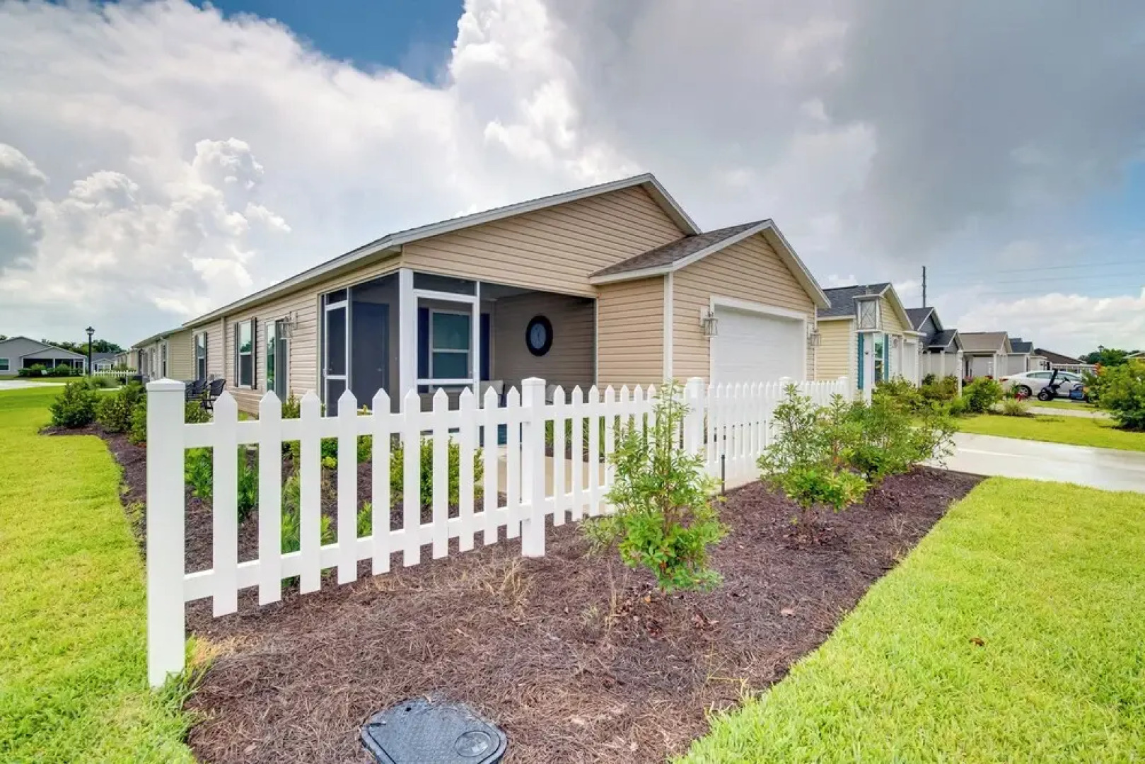 Sun-soaked Retreat in The Villages w/ Grill!