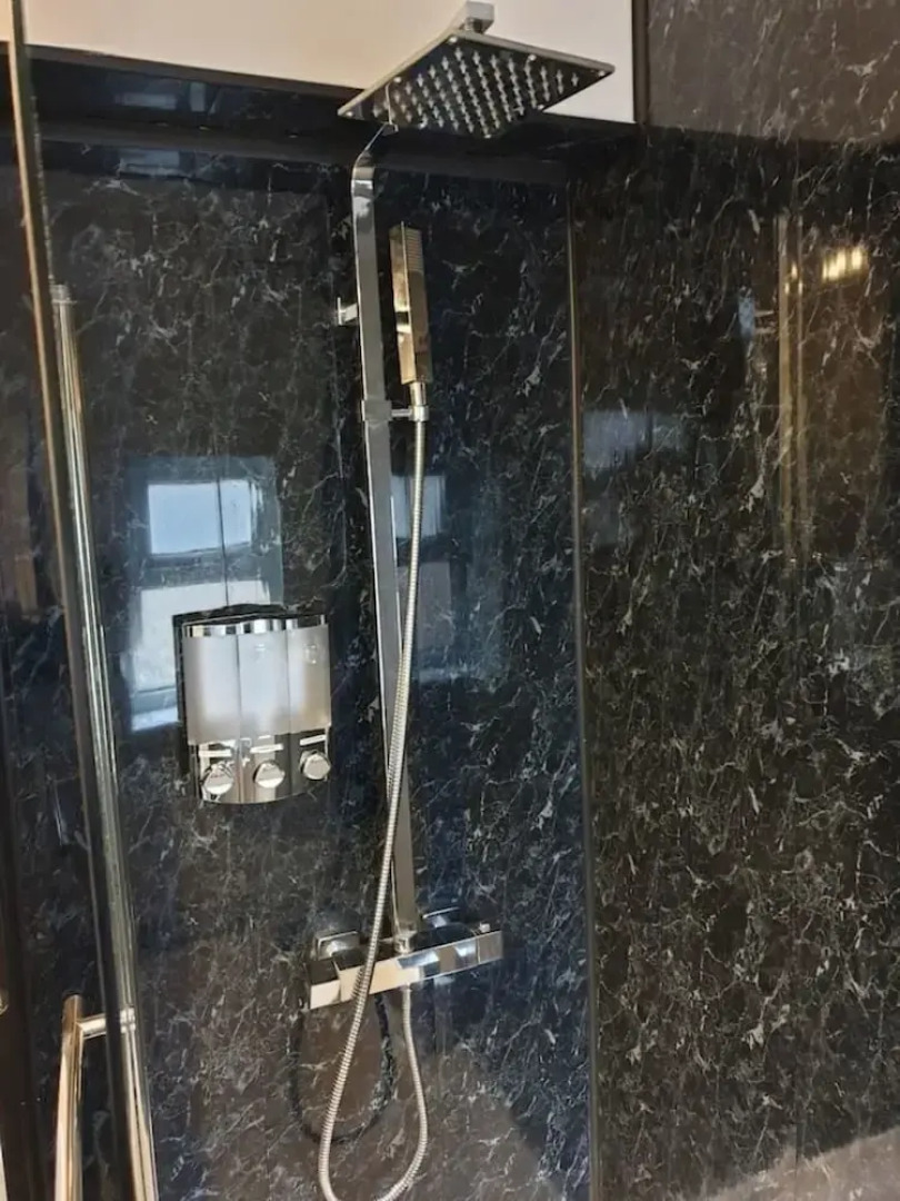 South Shield's Hidden Gem Garnet 3 Bedroom Apartme