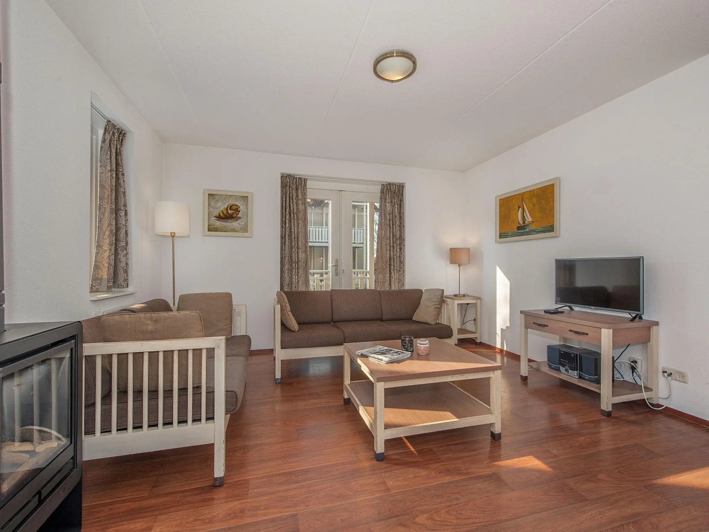 Villa with whirlpool and fireplace near the Grevelingen Lake