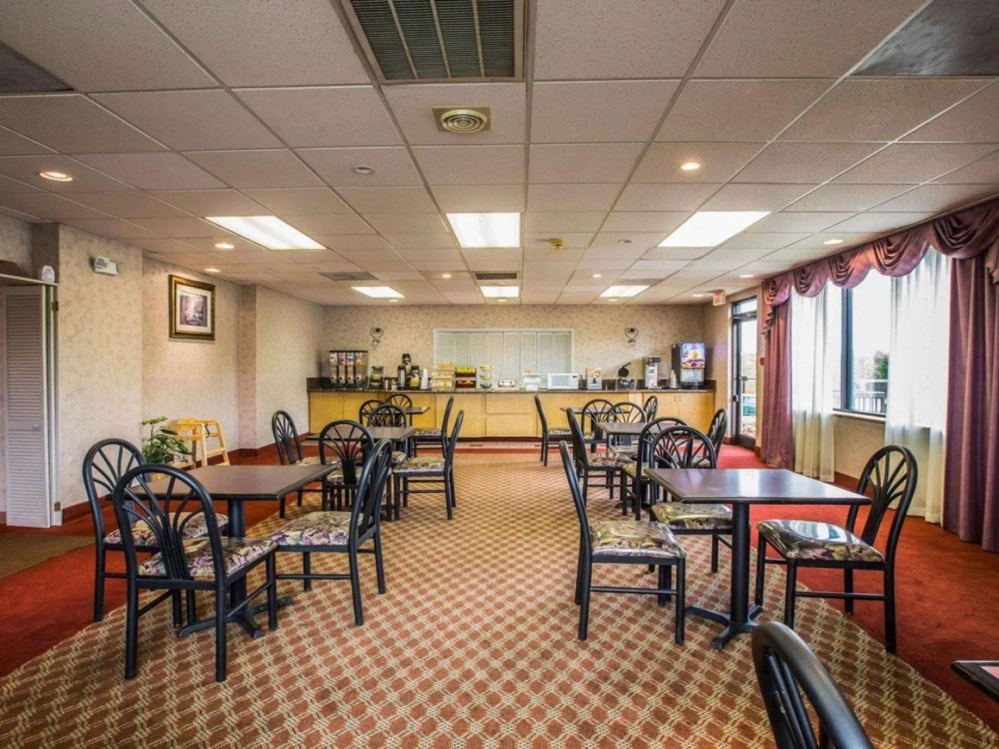 Americas Best Value Inn Pilot Mountain