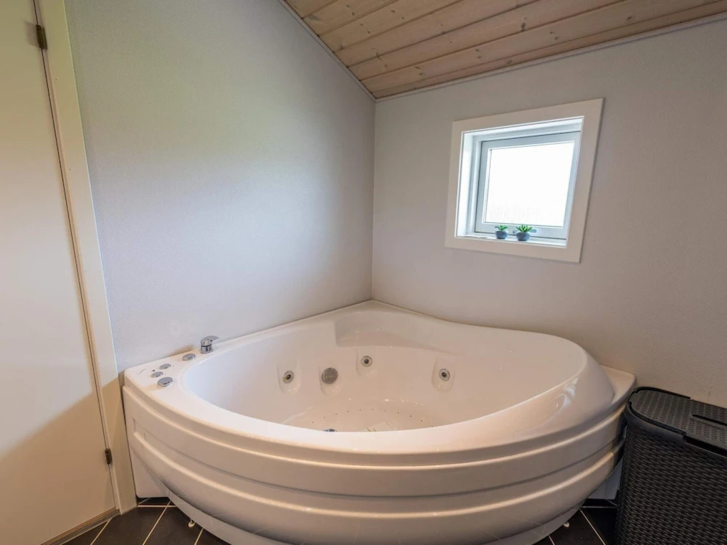 6 Person Holiday Home in Hemmet