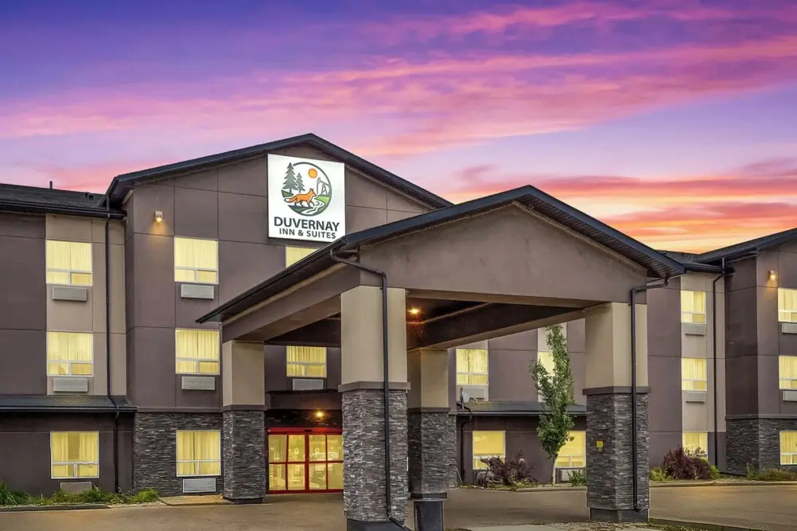 Duvernay Inn & Suites