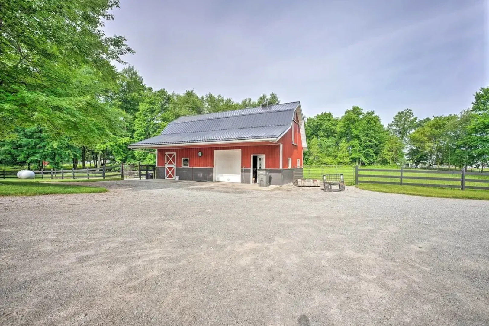 Shipshewana Guest House With Fire Pit!
