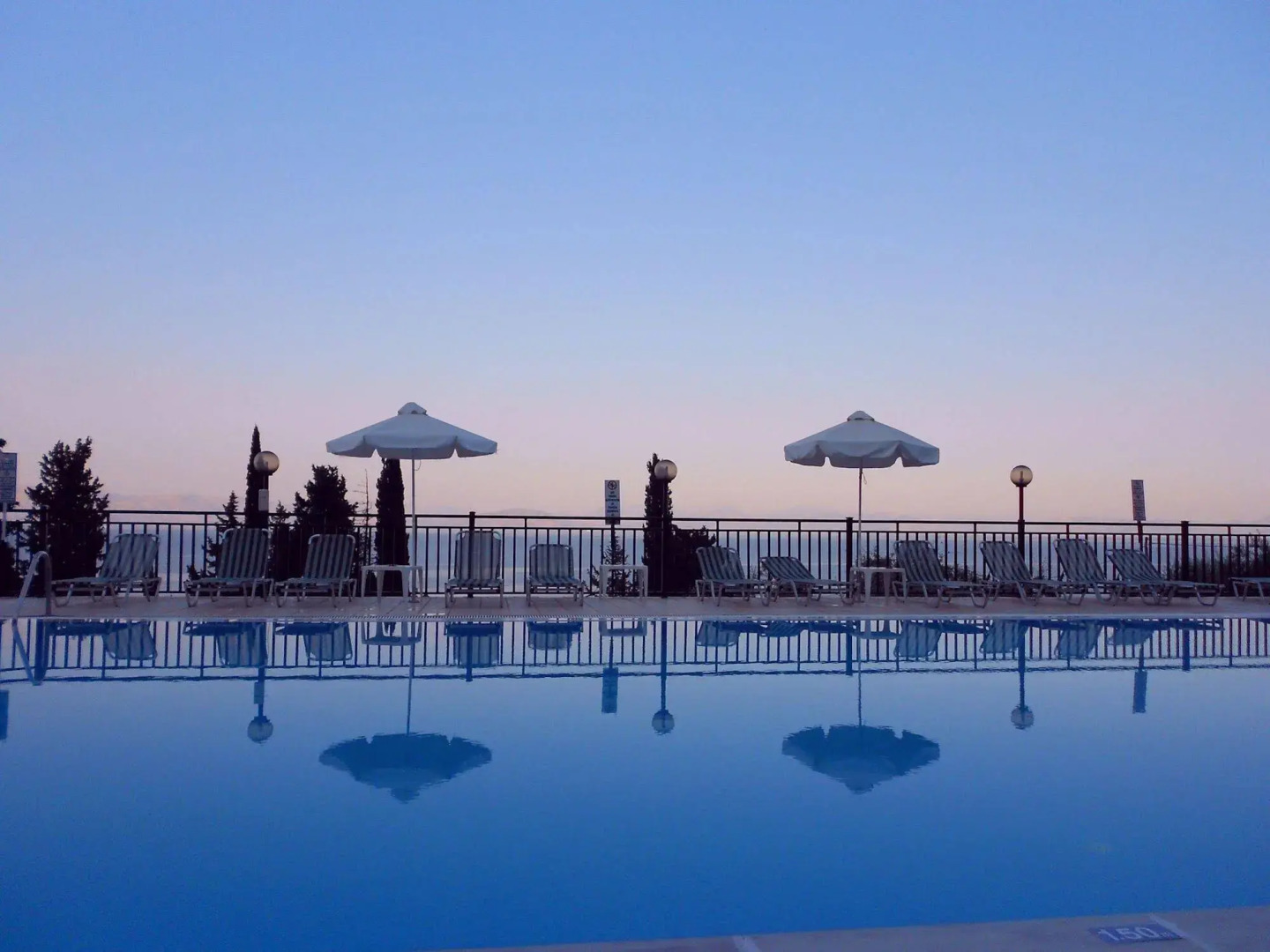 Rising Sun Apartments & Studios