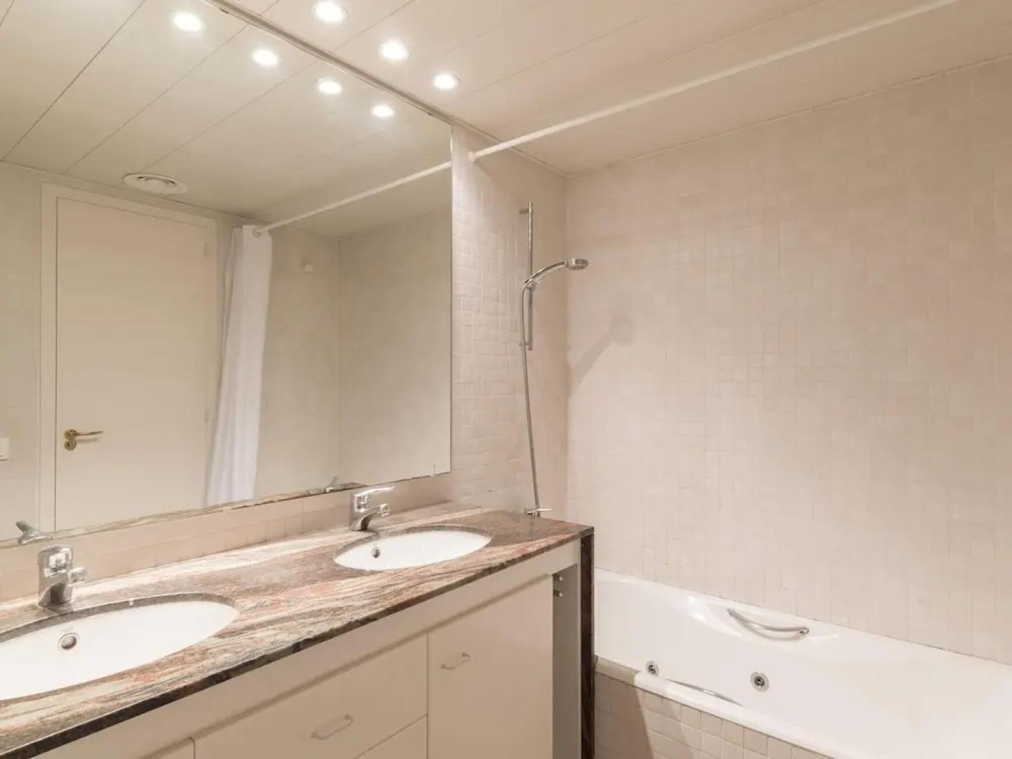 Elegant Holiday Home in Sant Boi de Llobregat With Terrace