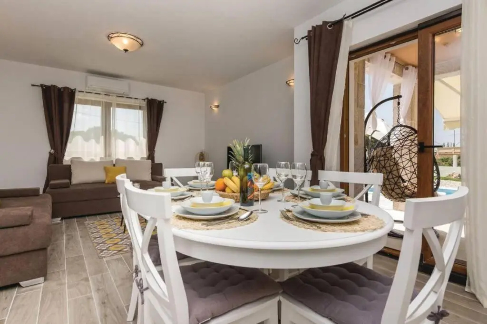 Lux stone house with pool, jacuzzi, sauna near beach