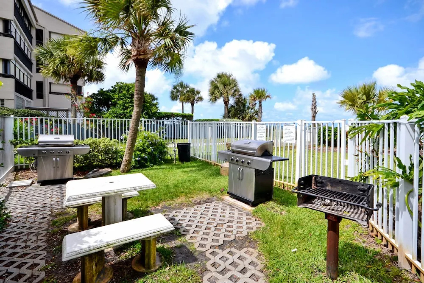 Sand Castle I 301 by Vtrips