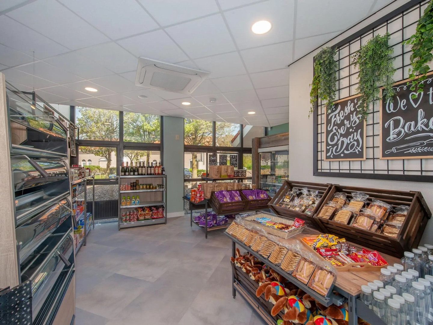 Beachside Bungalow Near Beach