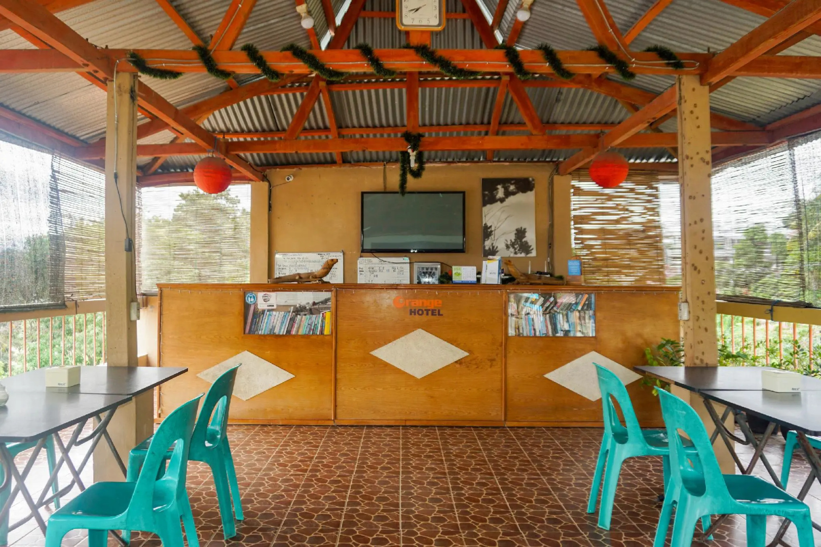 Orange Hotel