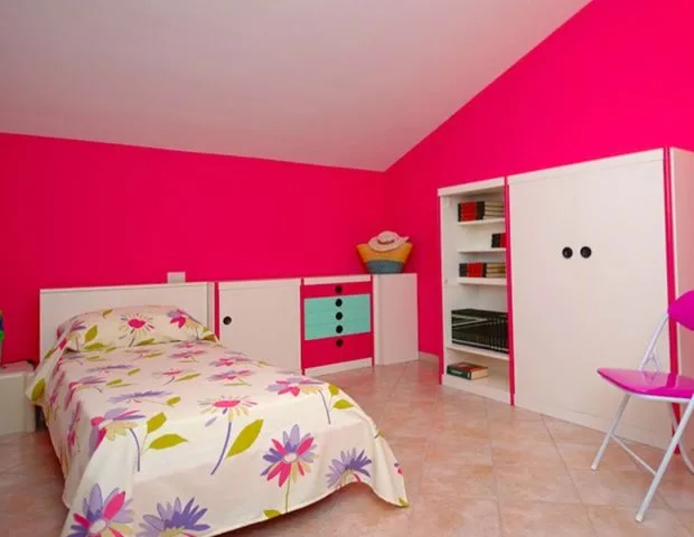 Charming Holiday Home in Buseto Palizzolo with Pool