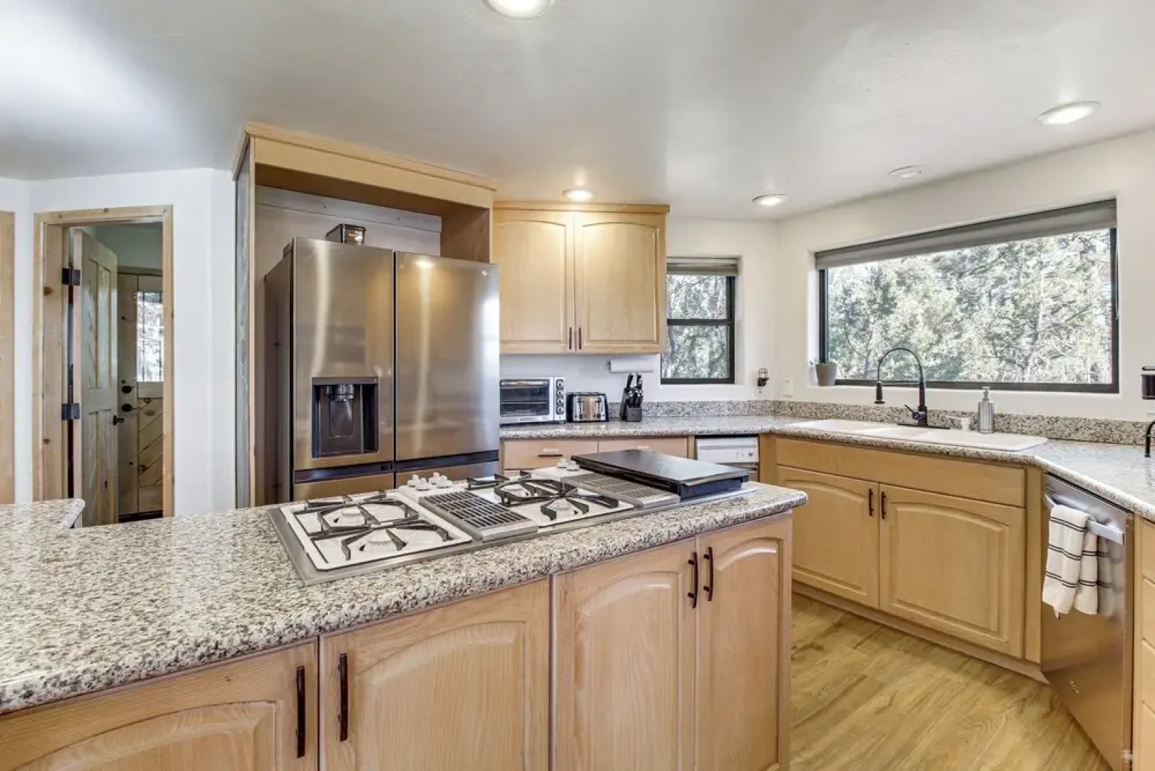 Near Hiking: 'ponderosa Paradise' Overgaard Cabin