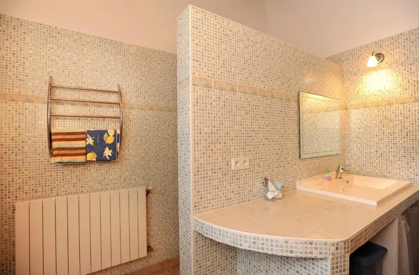 House With 3 Bedrooms in Thuir, With Wonderful Mountain View, Furnishe