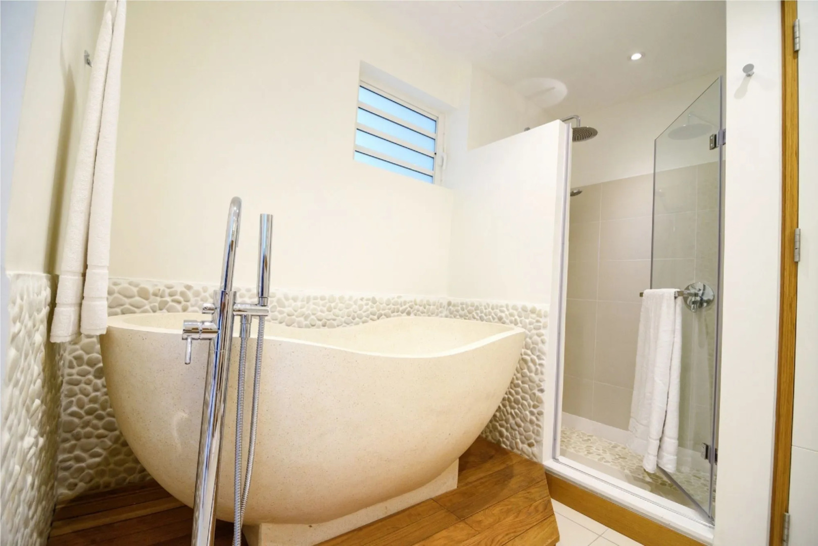 Myra Seafront Suites with Lov