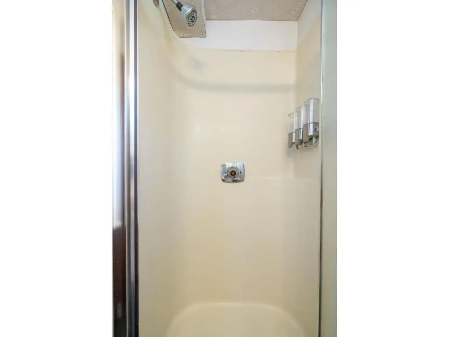 The Colour I 10 Minute To Royal Tyrrell I Sleeps 7