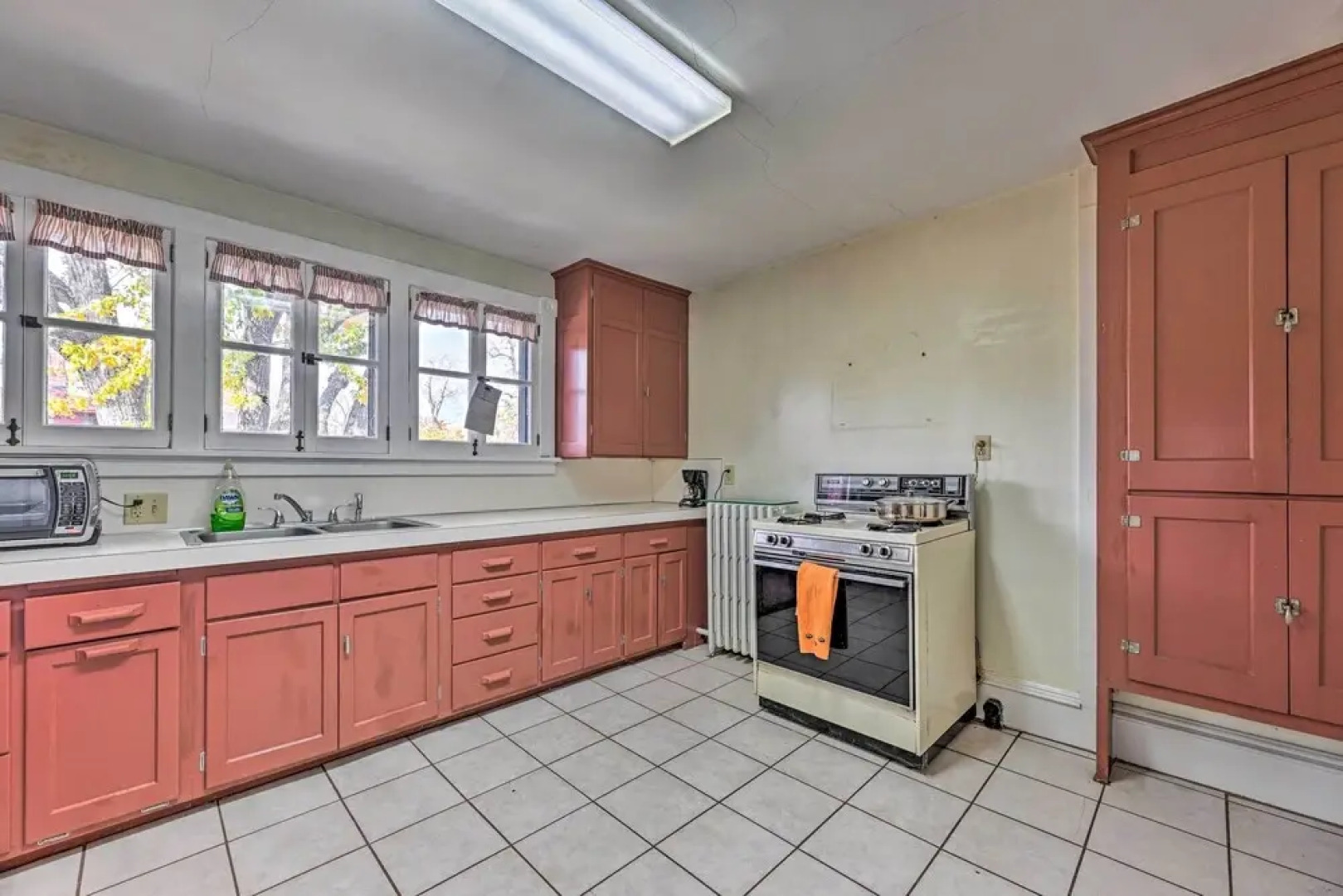 Victorian Apartment < 1 Mi to Wisconsin River