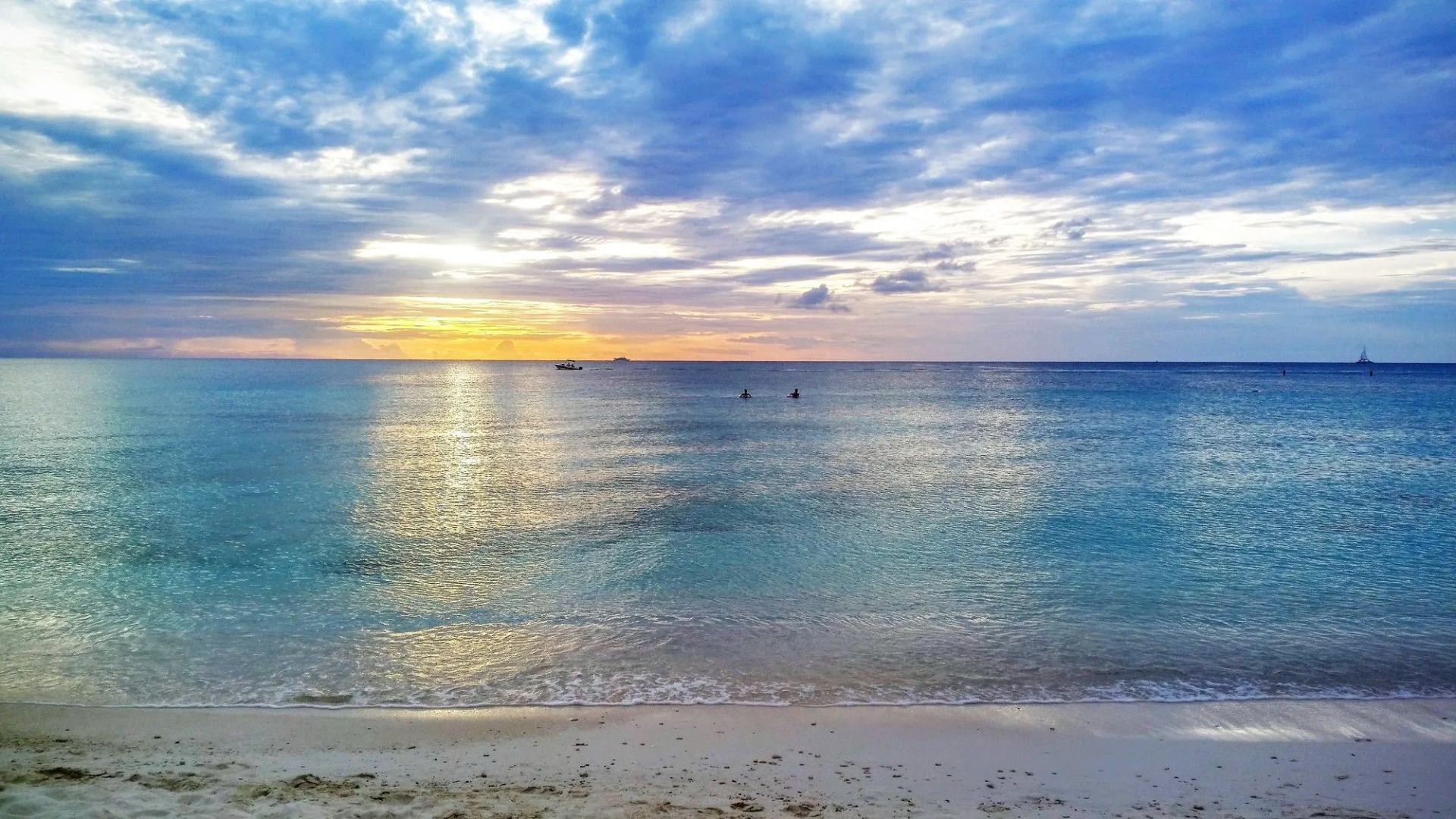 Seven Mile Beach Resort & Club