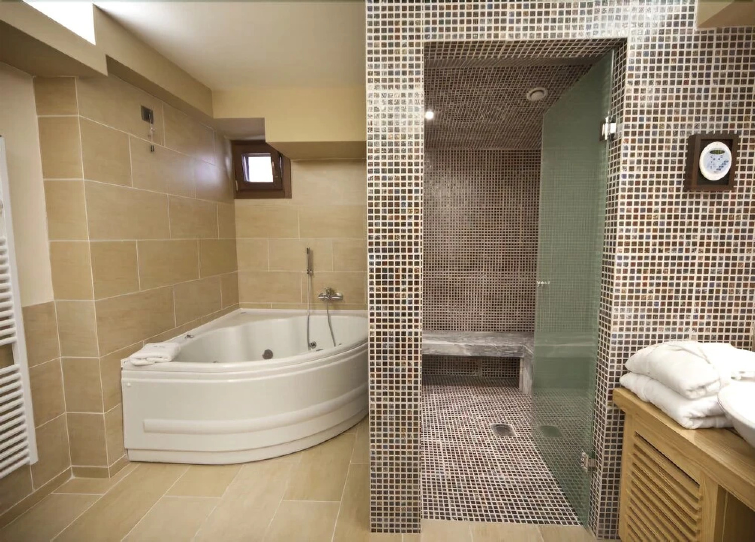 Kazarma Lake Resort & Spa