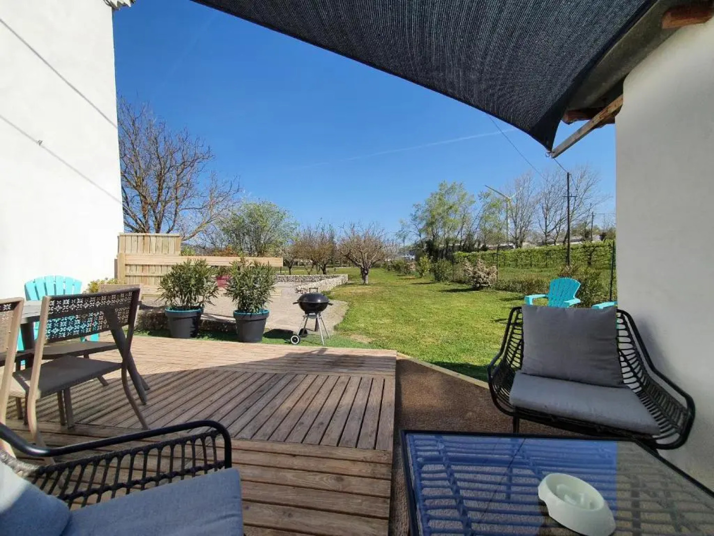 Au calme, confortable avec terrasse