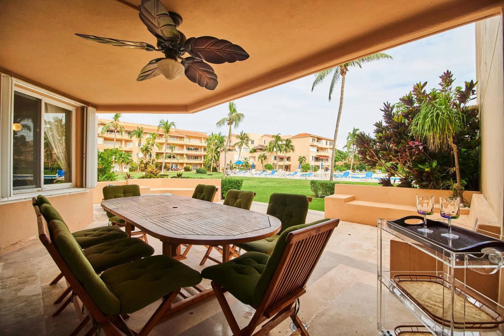 Peaceful Rustic Apartment Beachfront Swimming Pool Terrace Awesome Amenities