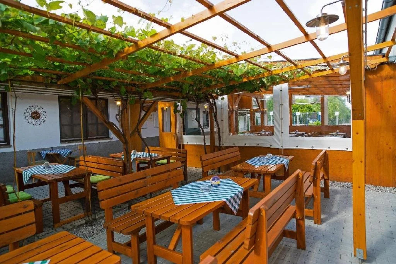 Apetloner - heurigerpensionboehm