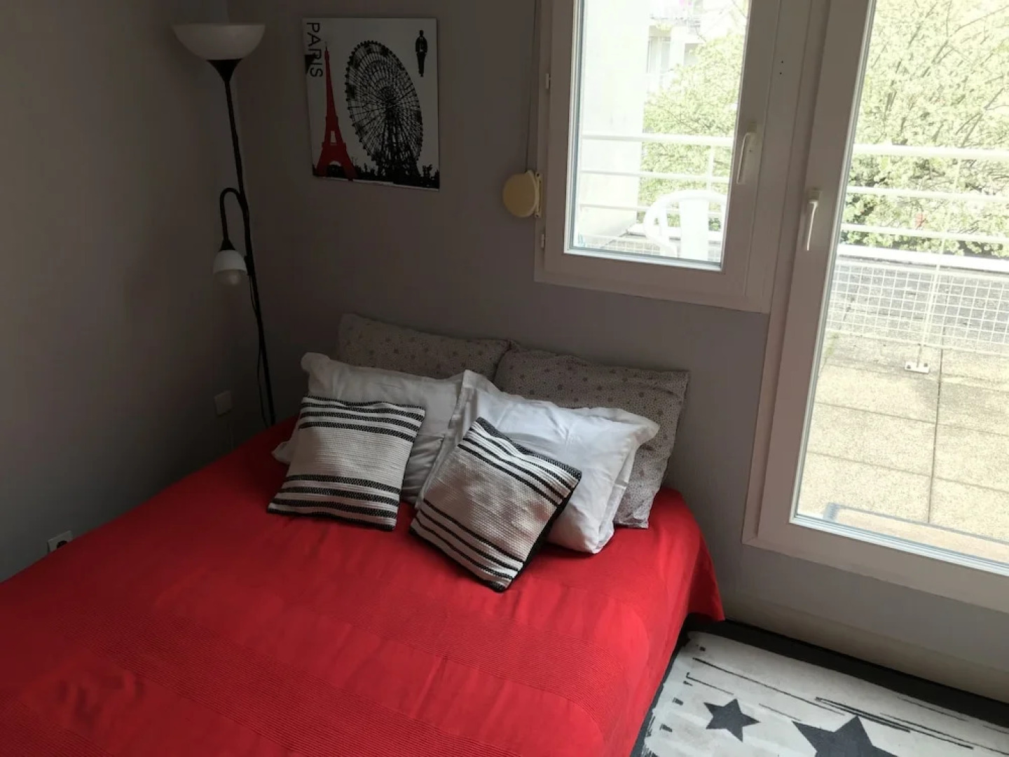 Studio calme proche gare avec parking