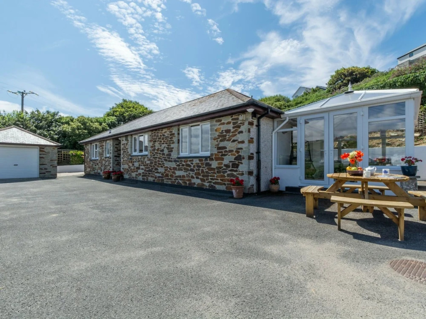 Beautiful Holiday Home in Mawgan Porth With Garden