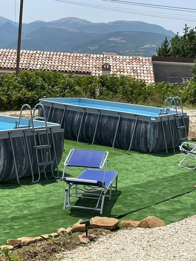 Functional Mini Luxury Lodges Near Camerino