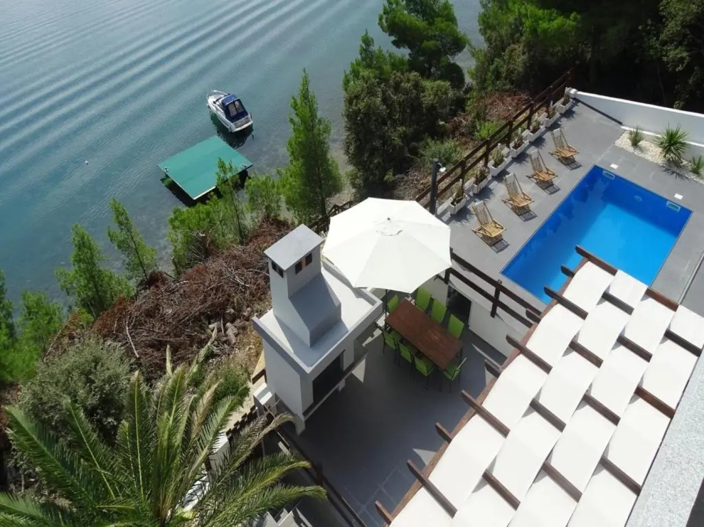 Seaside Villa mit Pool für 12 Personen