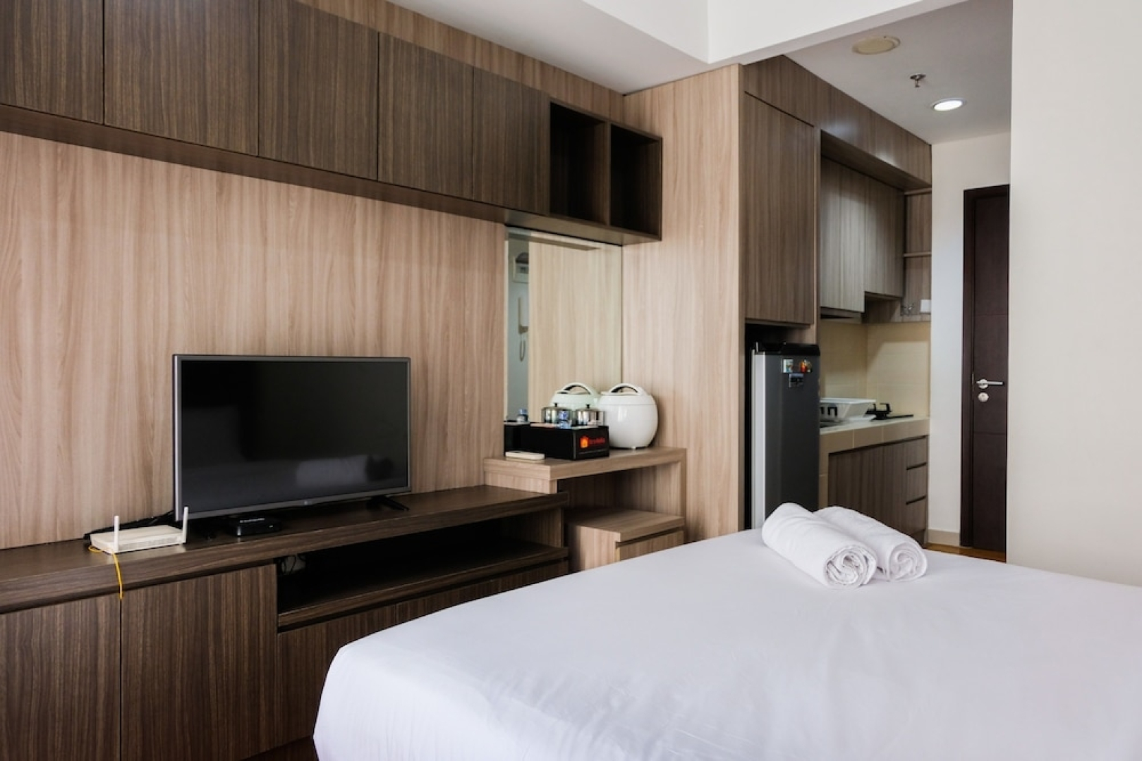 Minimalist Studio Saveria Apartment