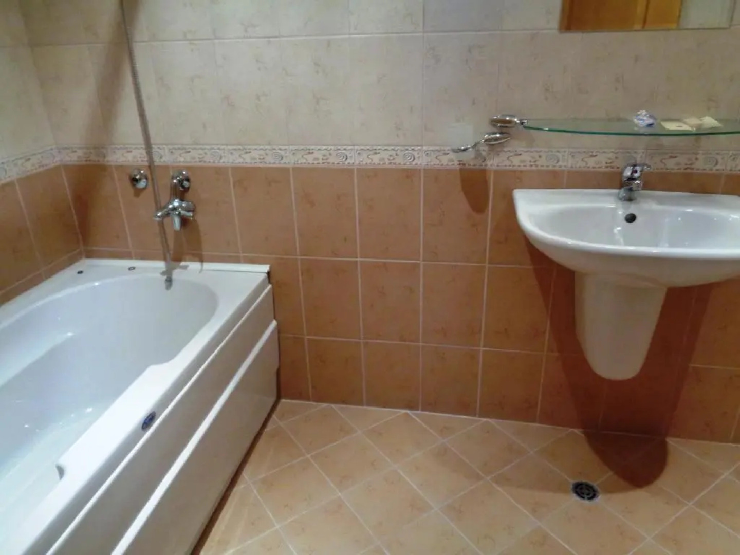 Luxury Studio, Eagle Rock Apartments