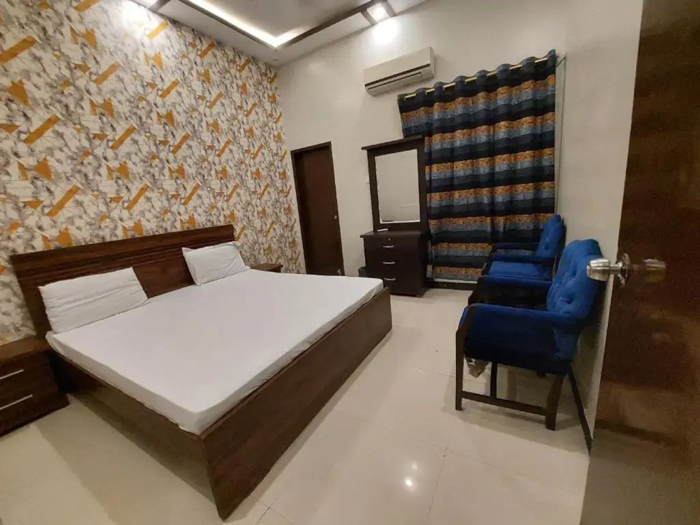 Karachi Hotel & Guest House