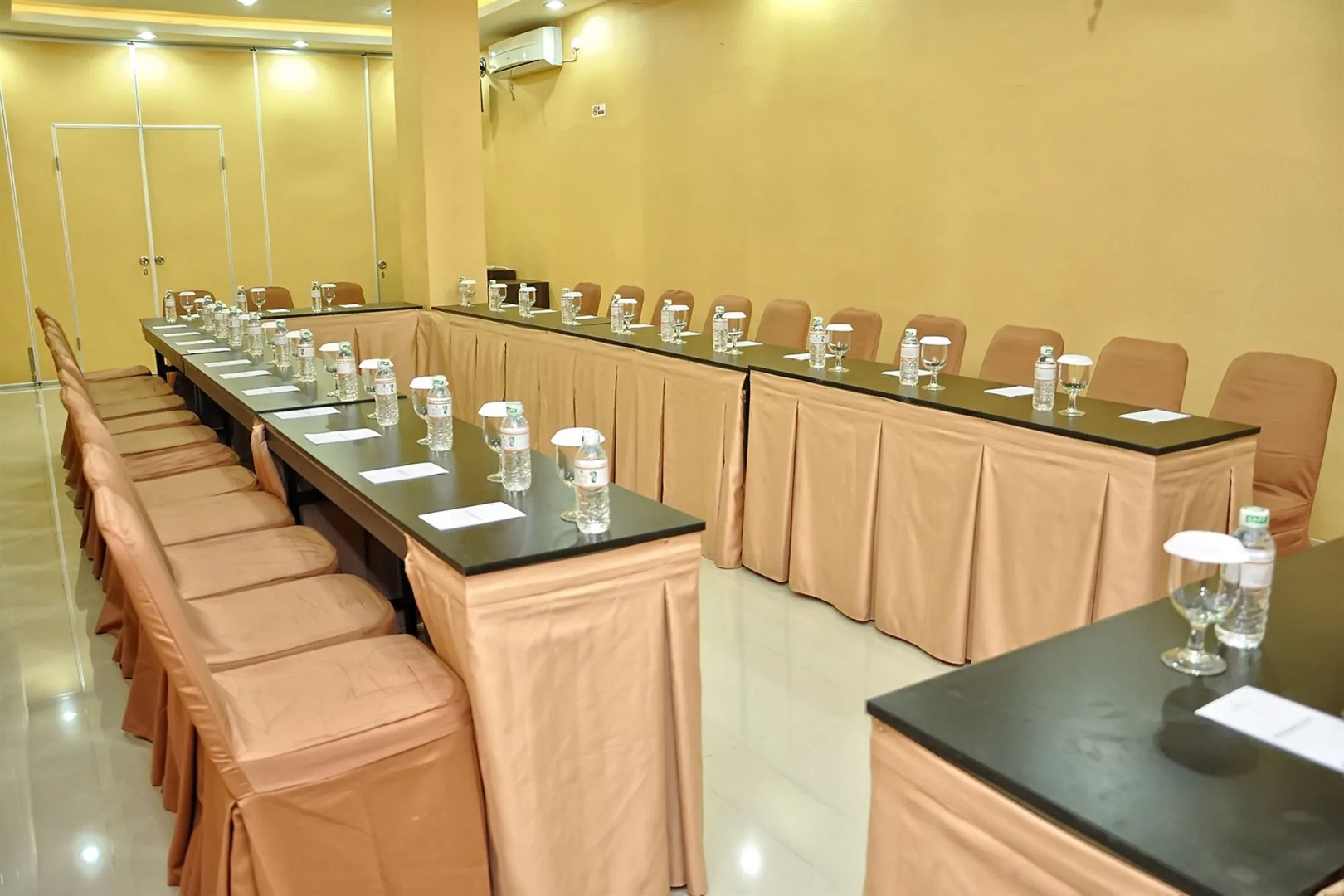 Rangkayo Basa Halal Hotel