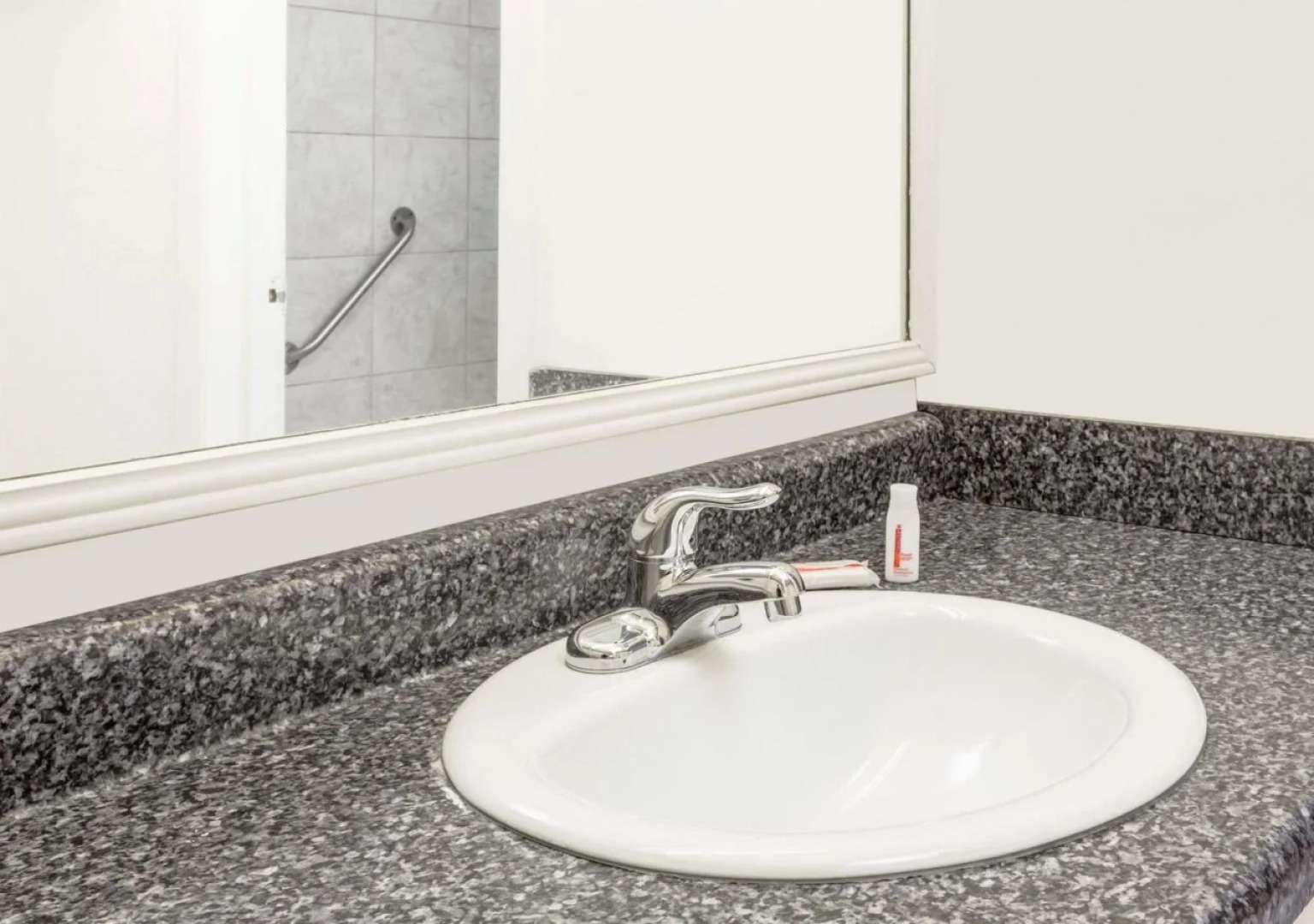 Travelodge by Wyndham Shreveport LA