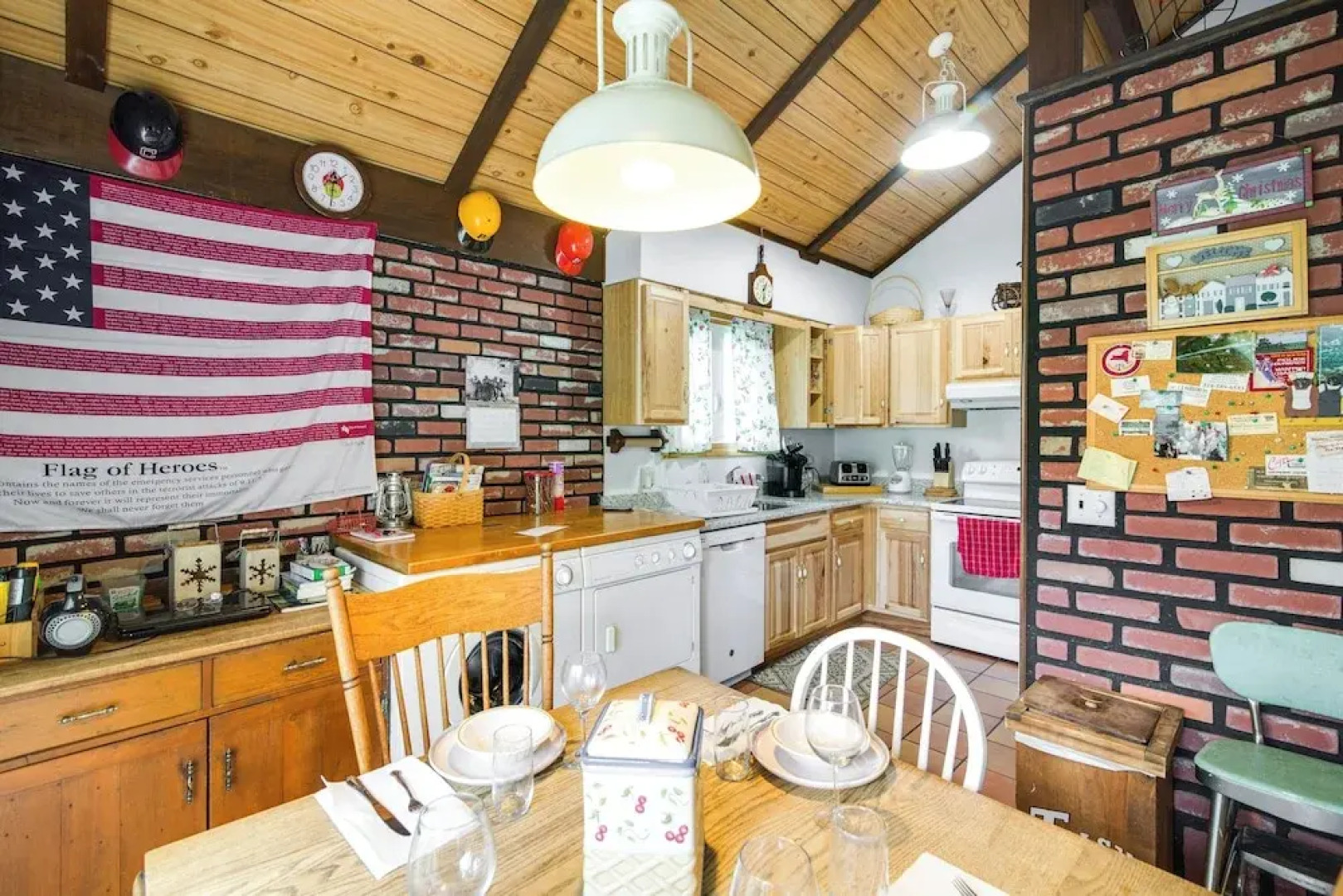 Hunter Hideaway w/ Yard & Deck: 3 Mi to Ski Slopes