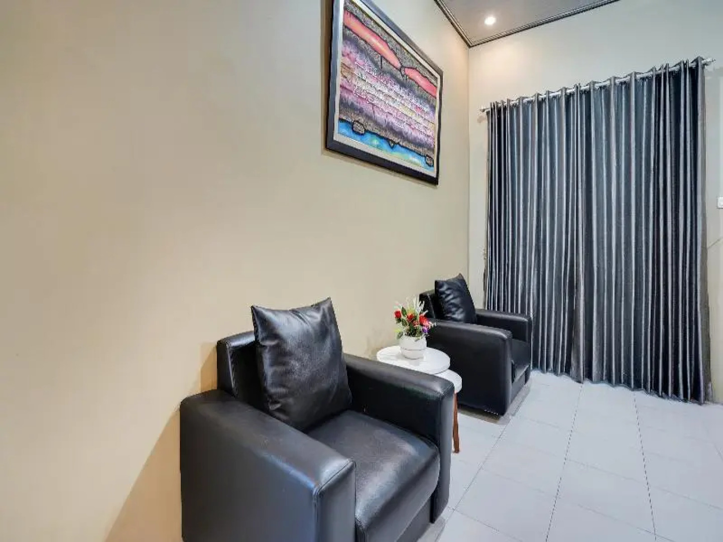 Hotel O Rumah Kost Gresik Syariah