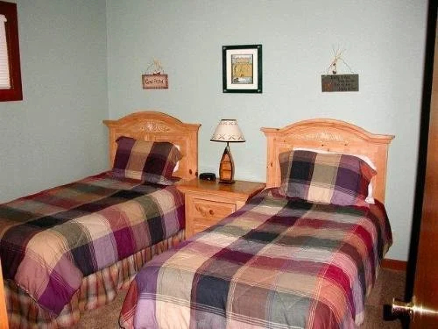 Moose Cabin Year-round Outdoor Fun w/ BBQ