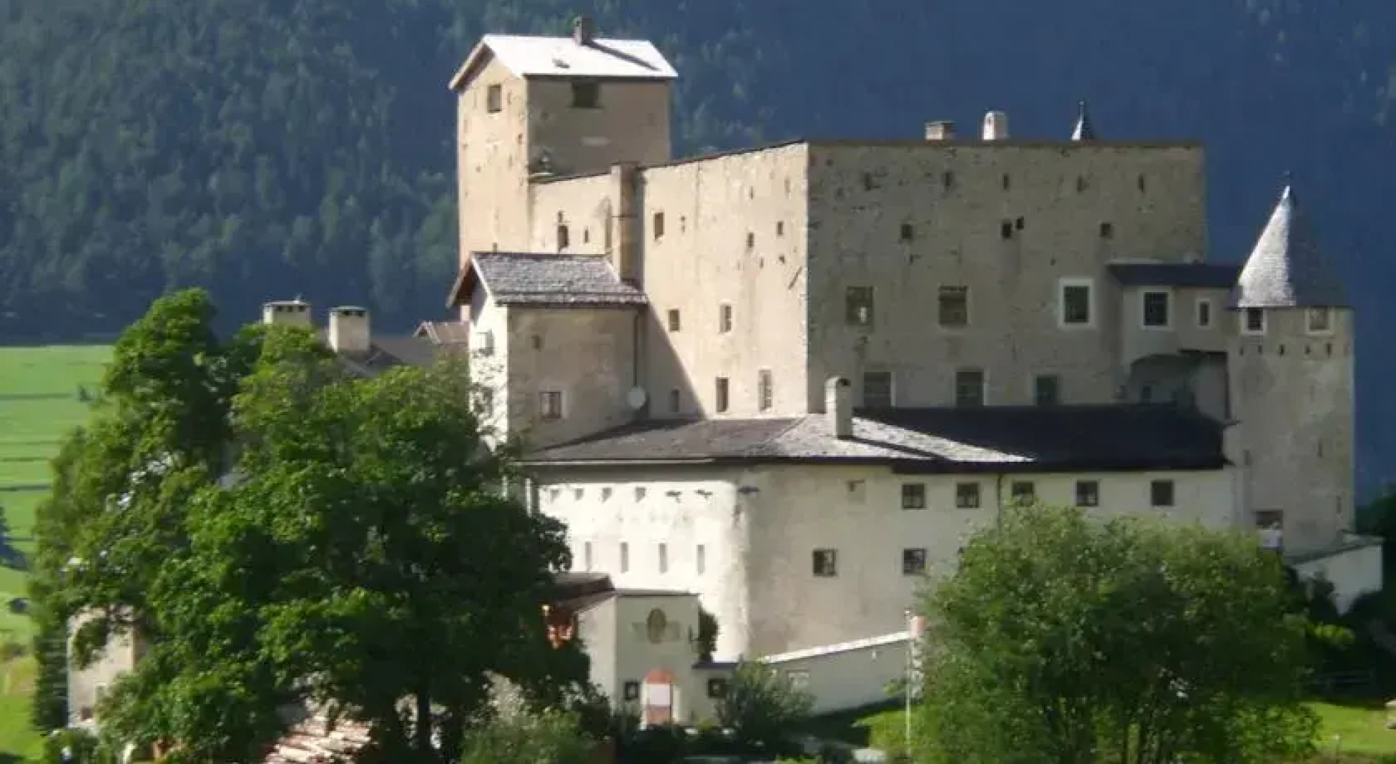 Schloss Naudersberg
