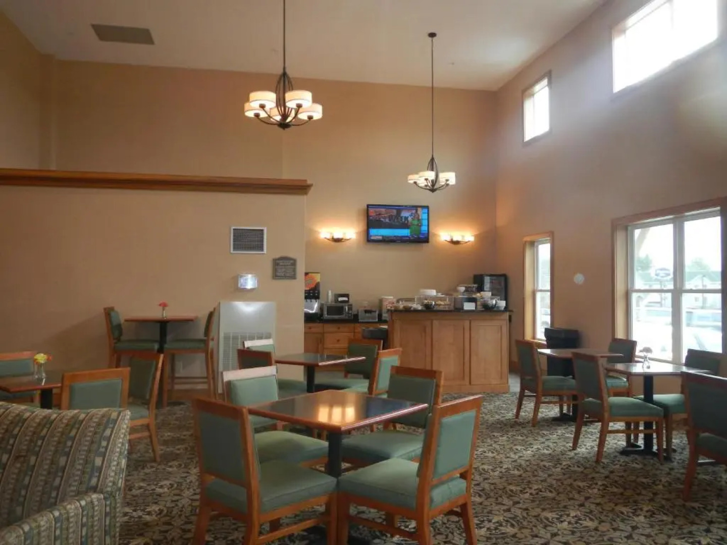 White River Inn and Suites