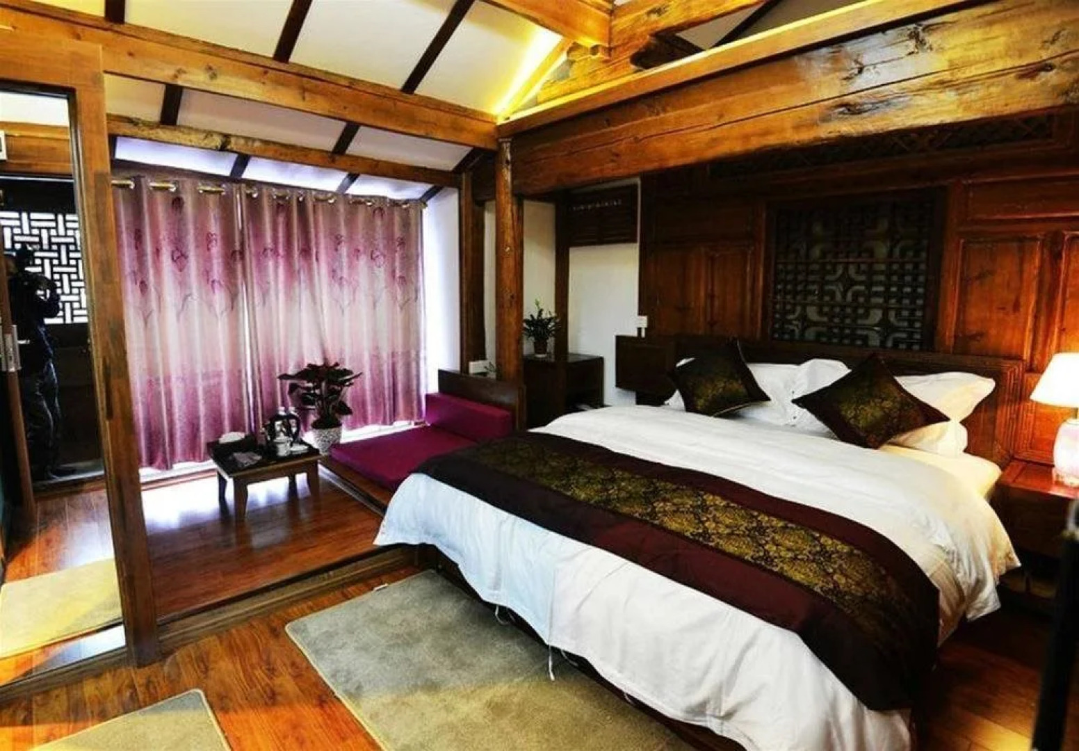 Lijiang Yiran Ethnic custom Viewing Inn