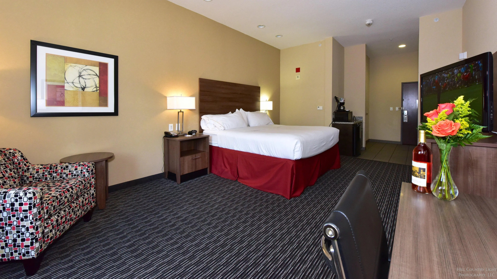Holiday Inn Express & Suites Fredericksburg by IHG