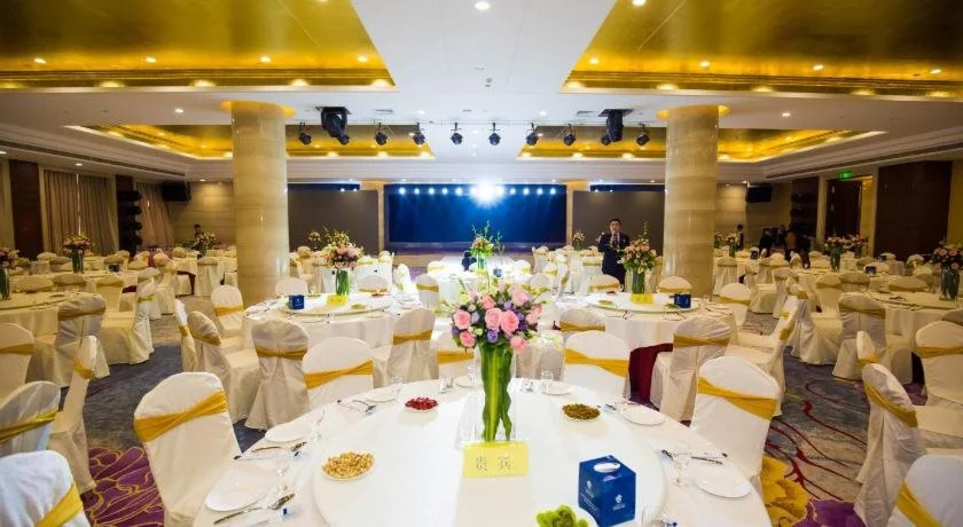 Longyue International Hotel