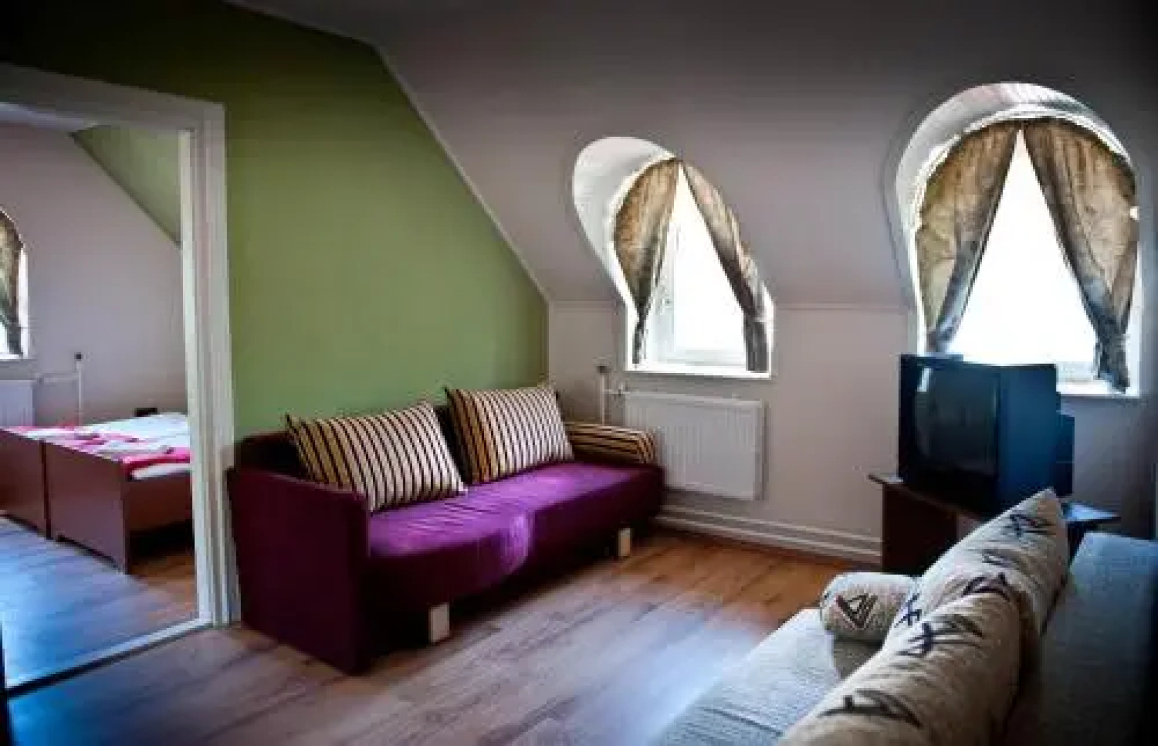 Remus Vendeghaz Es Fahazak