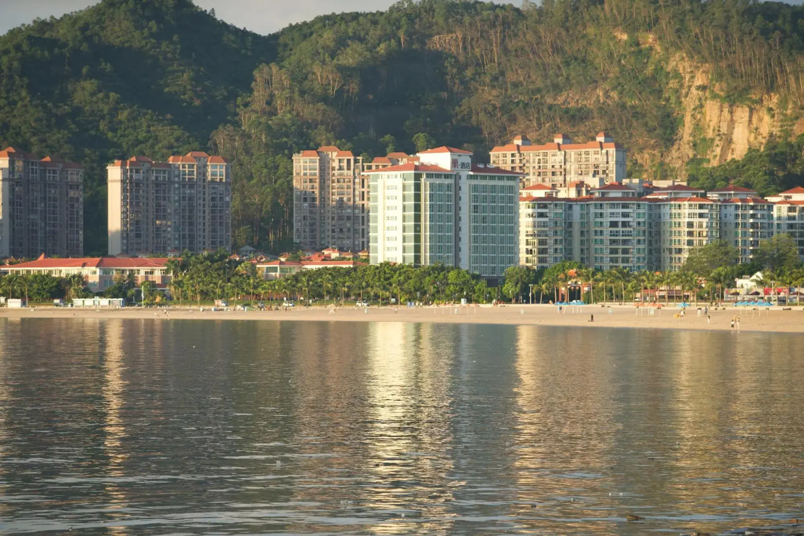Grand Nest Hotel