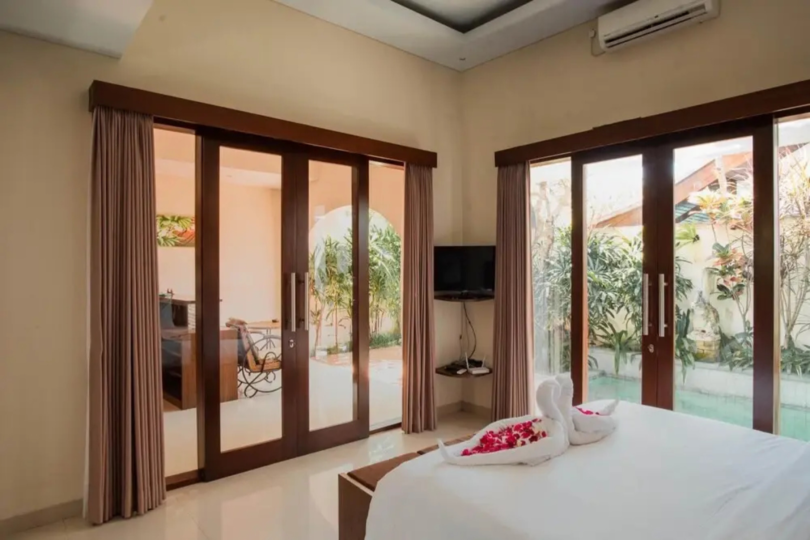 Istha Puri By Dwaraloka