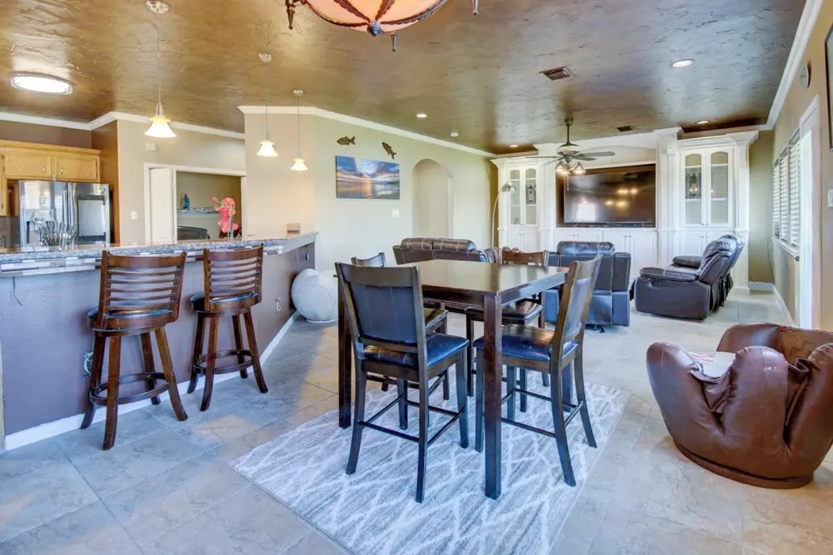 8 Mi to Kemah Boardwalk: Texas Gulf Home w/ Patio