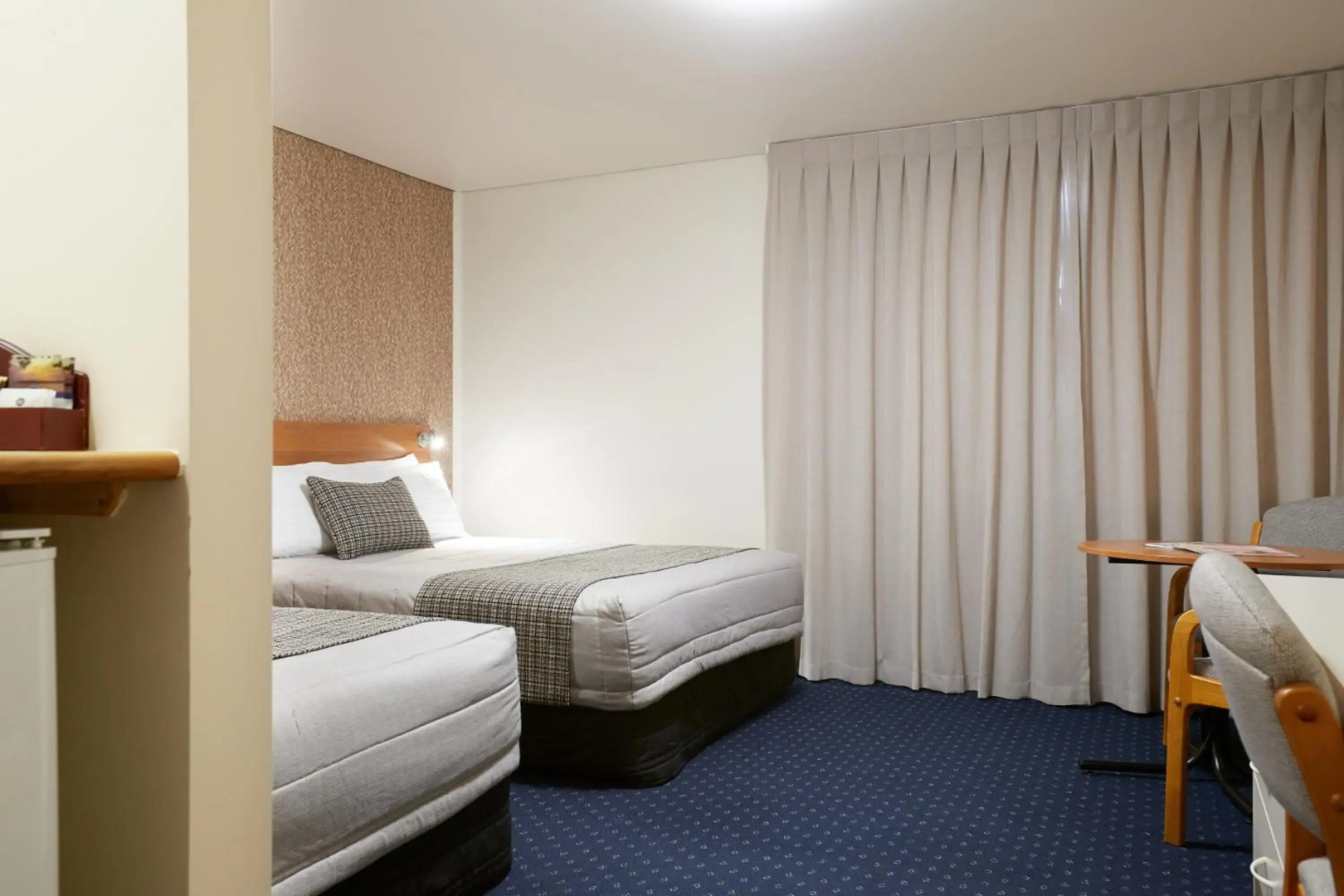 Ventura Inn & Suites Hamilton