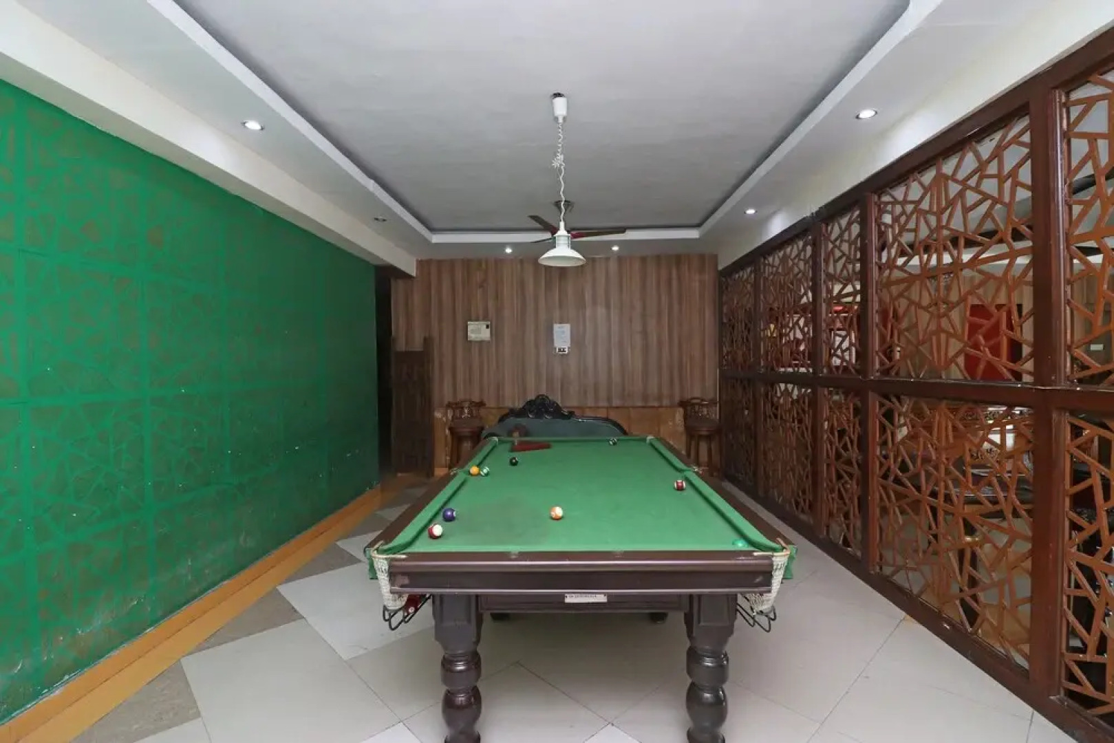 Oyo 19854 Ridgewood Palace