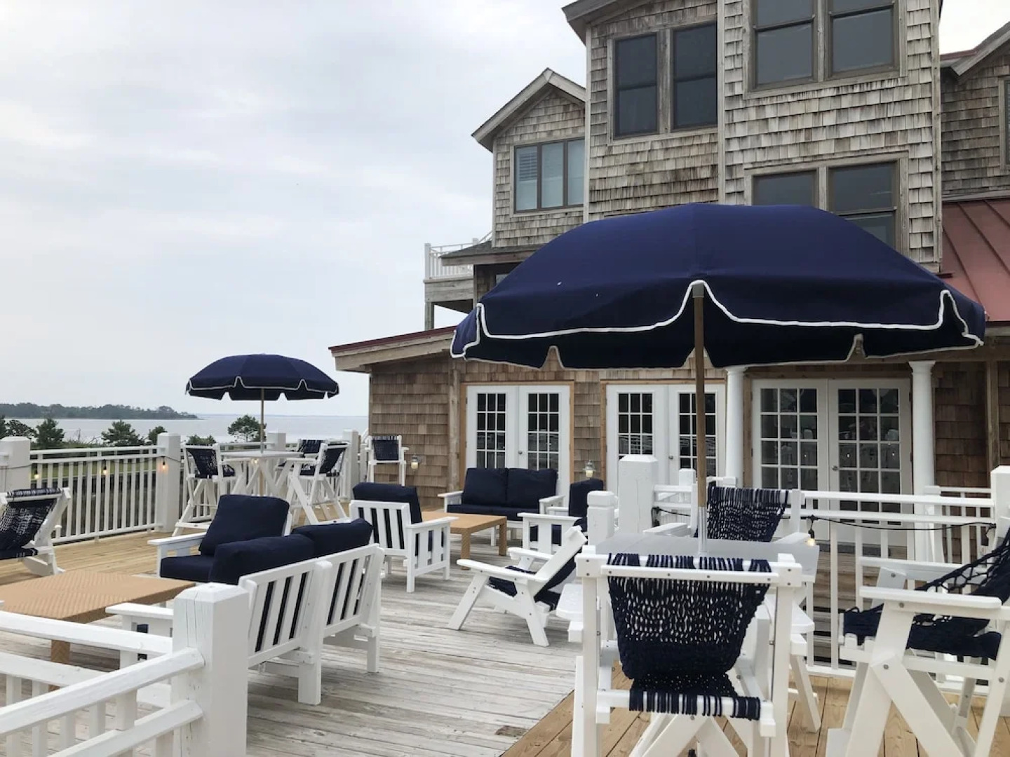 The Burrus House Inn Waterfront Suites