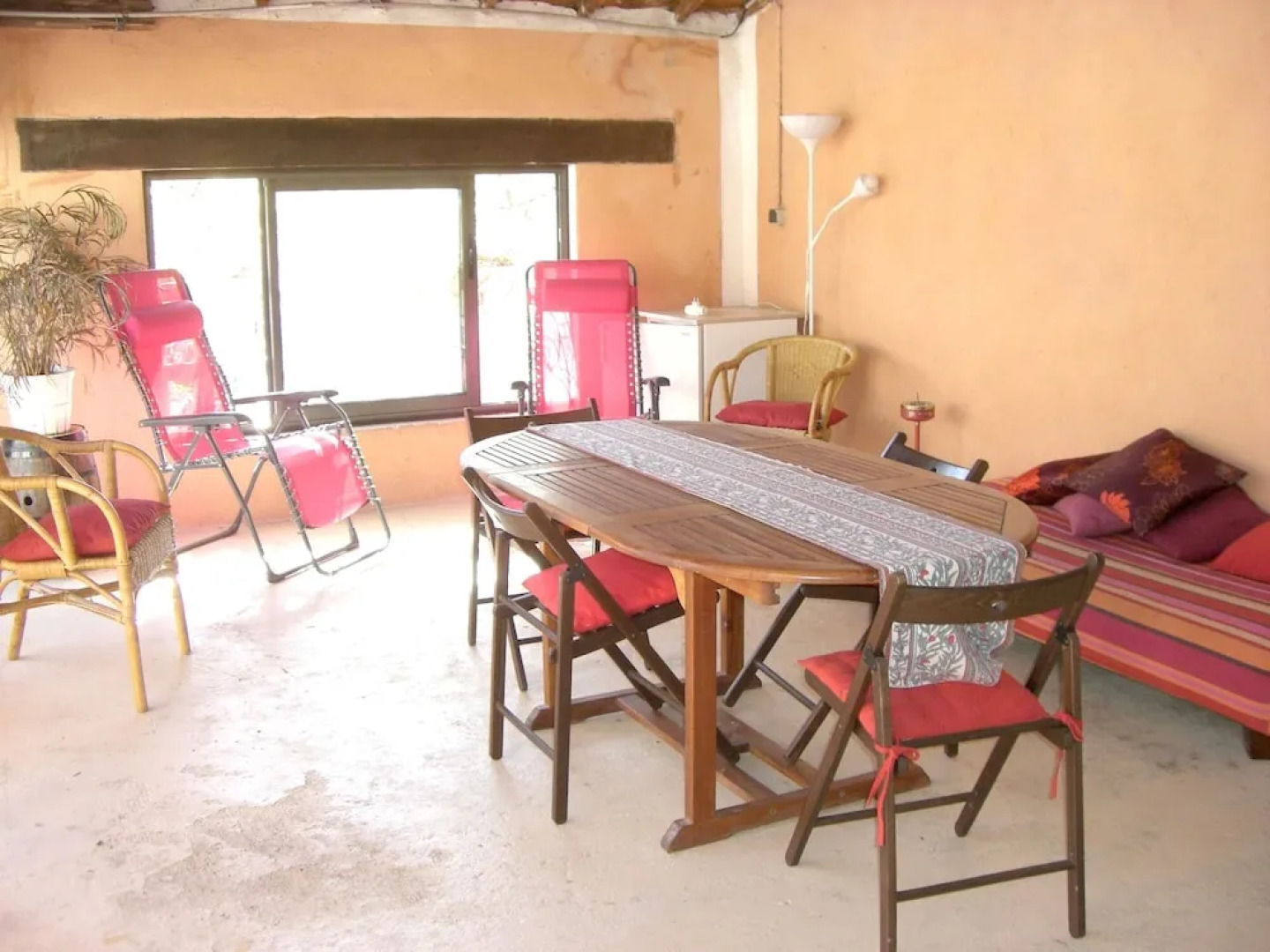 House With 3 Bedrooms in Noves, With Furnished Terrace and Wifi - 80 k